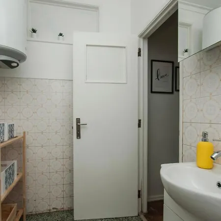 Проживання в сім'ї Cost Subway Privado *